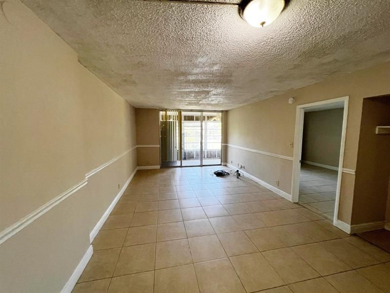 3141 NW 47th Terrace, Unit 221, Lauderdale Lakes, FL 33319 Photo