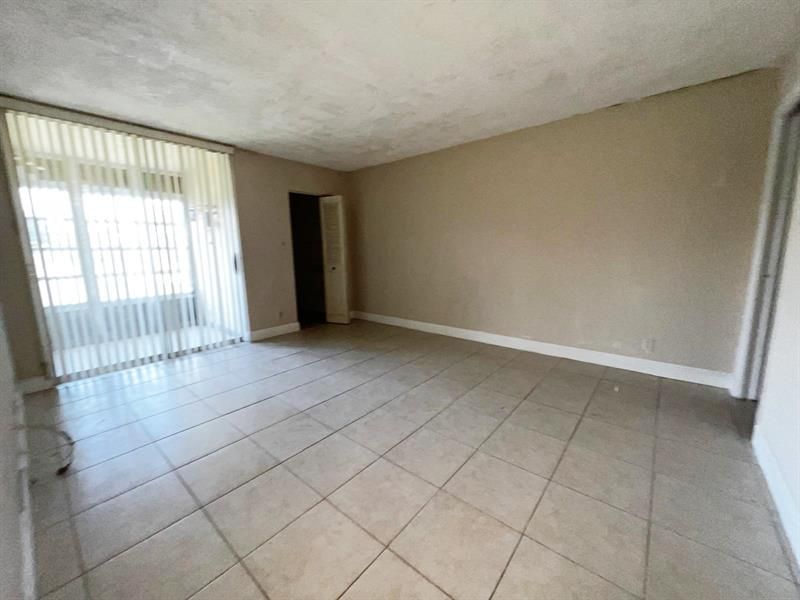 3141 NW 47th Terrace, Unit 221, Lauderdale Lakes, FL 33319 Photo