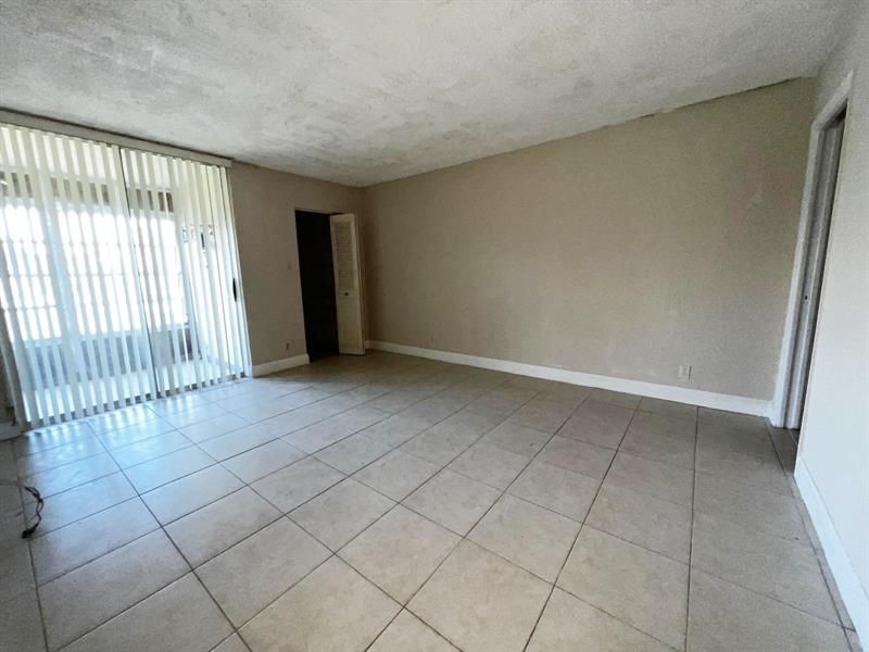 3141 NW 47th Terrace, Unit 221, Lauderdale Lakes, FL 33319 Photo