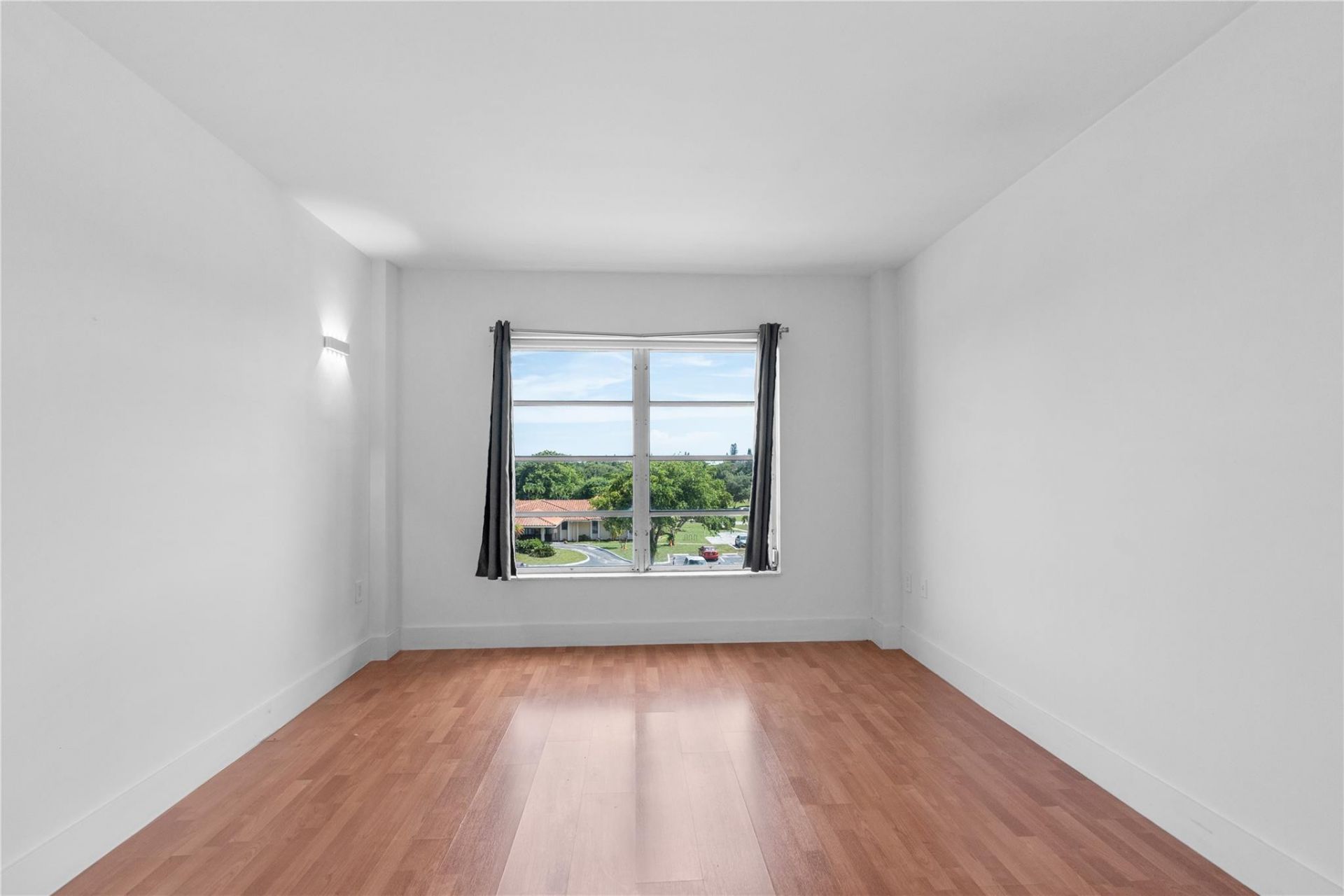 4164 Inverrary Drive, Unit 412, Lauderhill, FL 33319 Photo