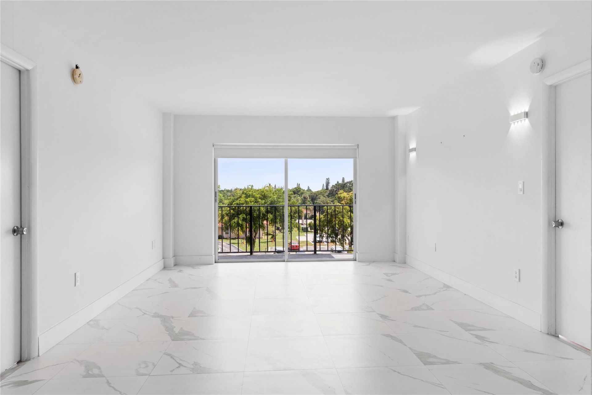 4164 Inverrary Drive, Unit 412, Lauderhill, FL 33319 Photo