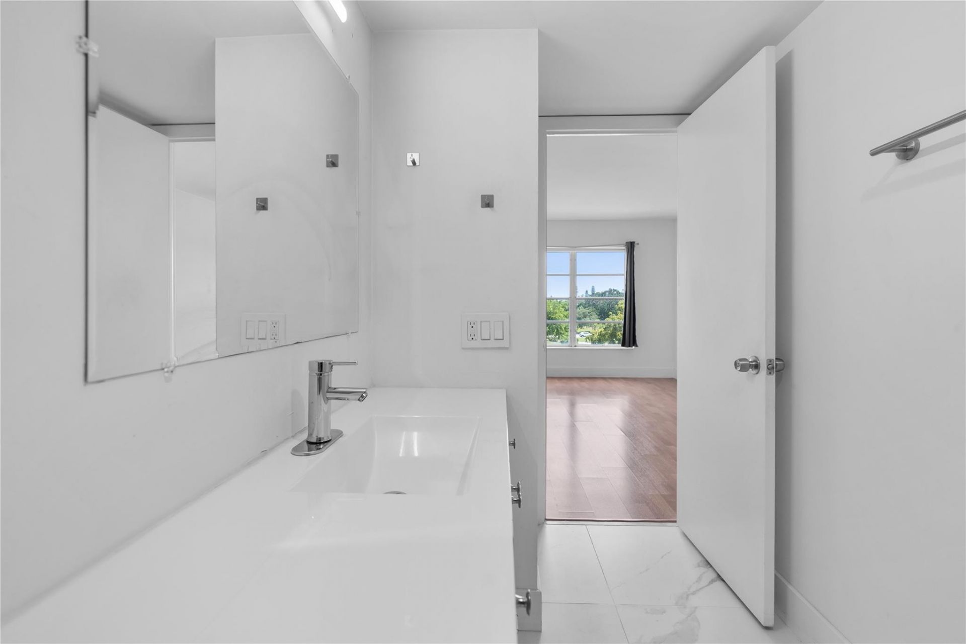 4164 Inverrary Drive, Unit 412, Lauderhill, FL 33319 Photo