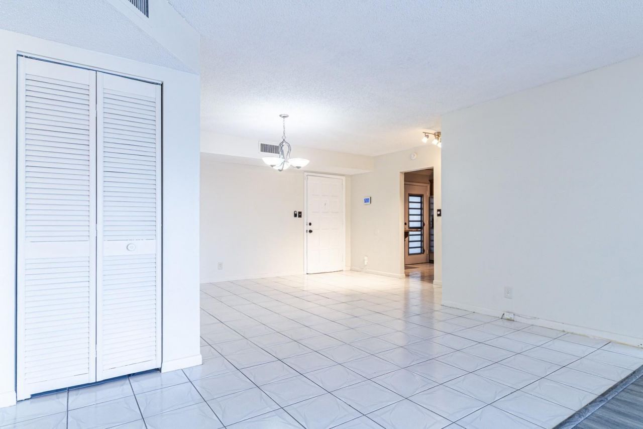 3280 Spanish Moss Terrace, Unit 307, Lauderhill, FL 33319 Photo