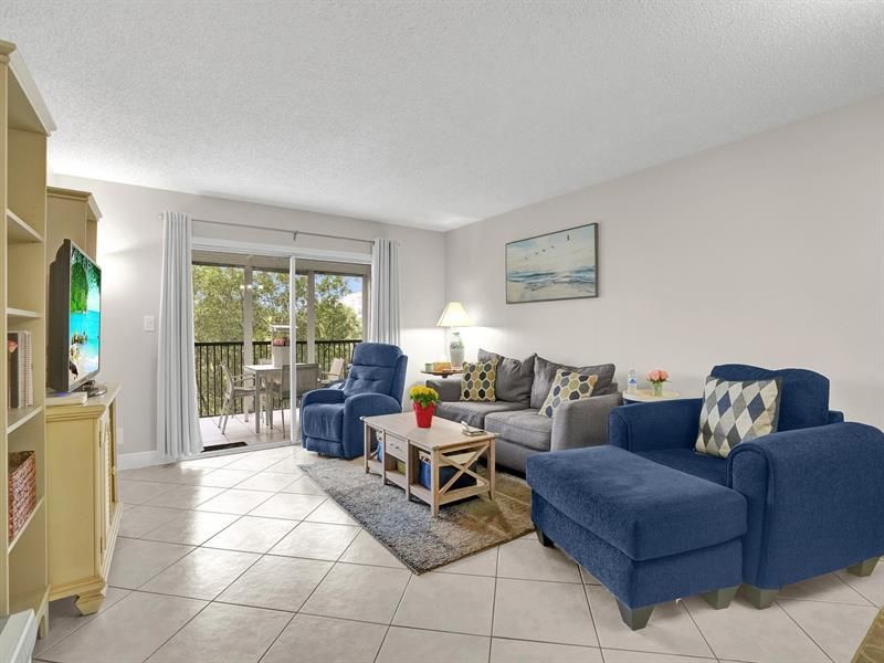 2208 S Cypress Bend Drive, Unit 401, Pompano Beach, FL 33069 Photo