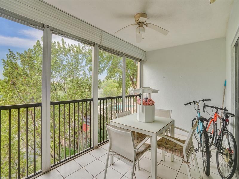 2208 S Cypress Bend Drive, Unit 401, Pompano Beach, FL 33069 Photo
