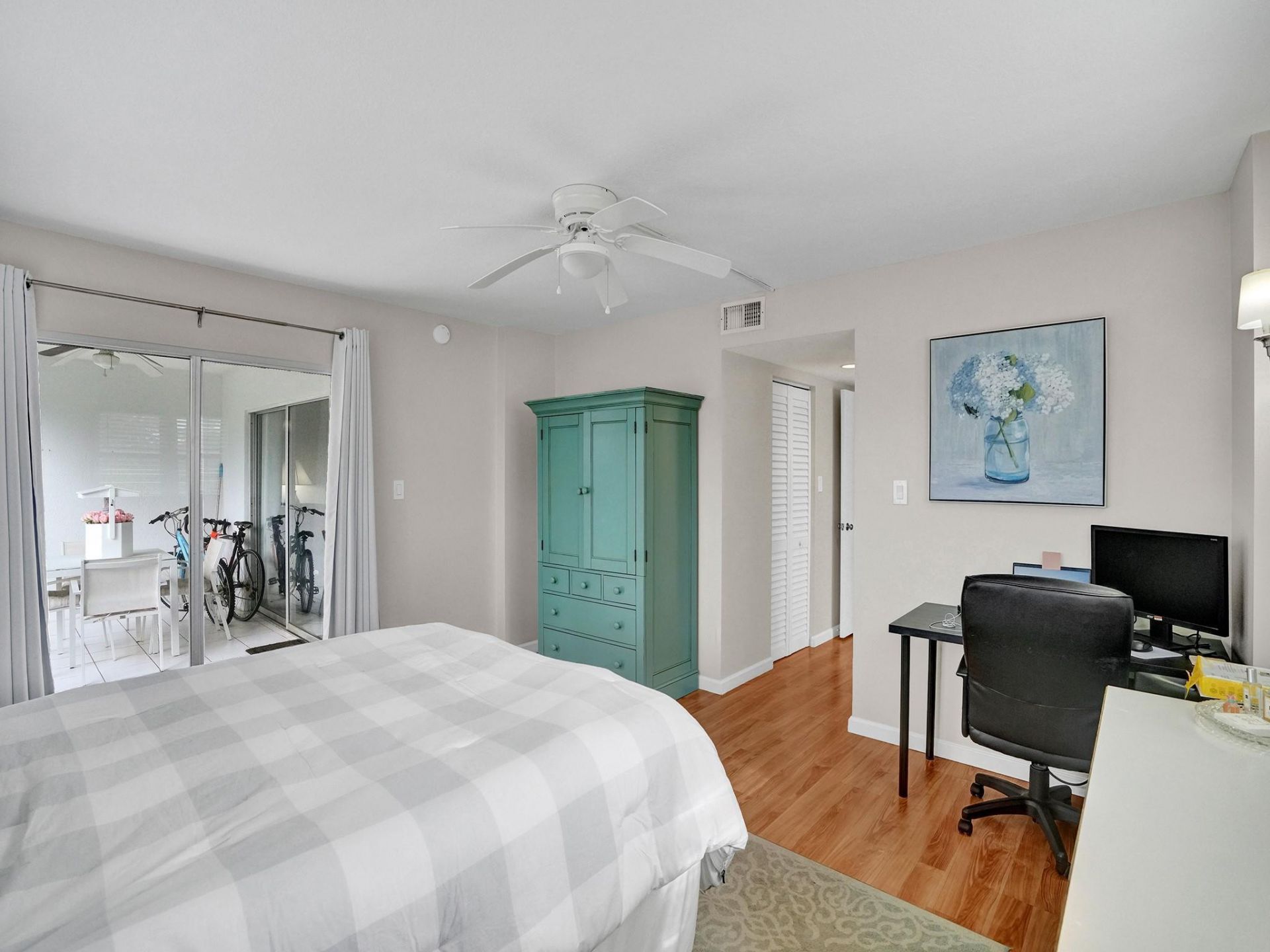 2208 S Cypress Bend Drive, Unit 401, Pompano Beach, FL 33069 Photo