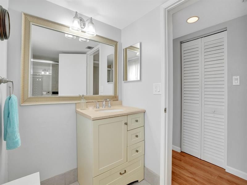 2208 S Cypress Bend Drive, Unit 401, Pompano Beach, FL 33069 Photo