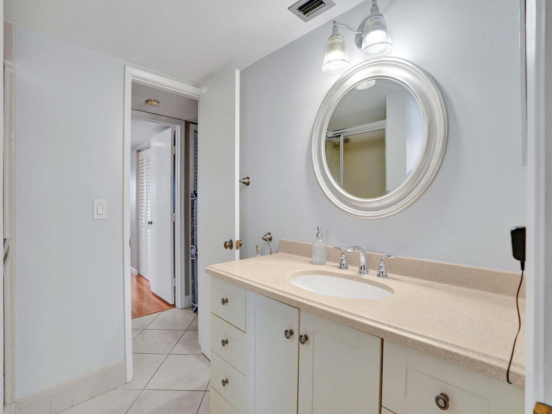 2208 S Cypress Bend Drive, Unit 401, Pompano Beach, FL 33069 Photo