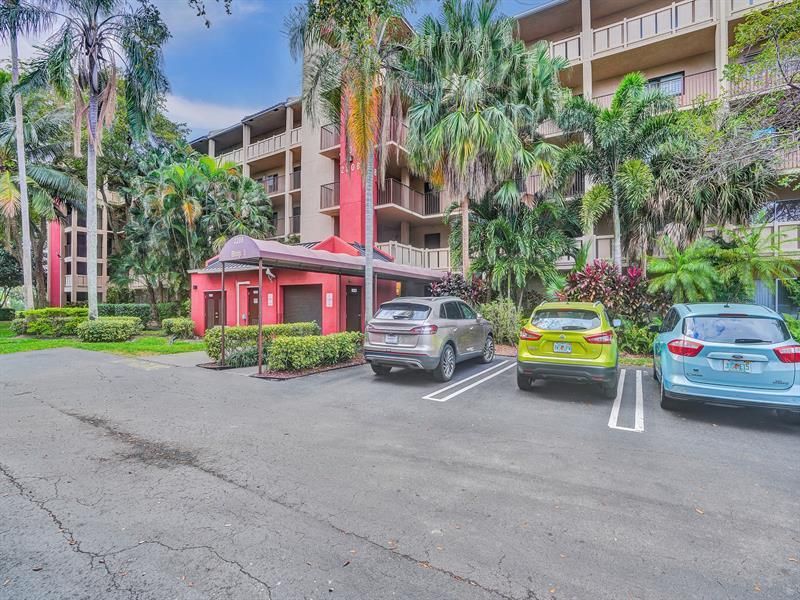 2208 S Cypress Bend Drive, Unit 401, Pompano Beach, FL 33069 Photo