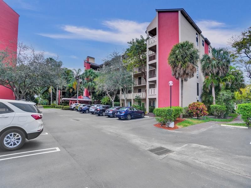 2208 S Cypress Bend Drive, Unit 401, Pompano Beach, FL 33069 Photo