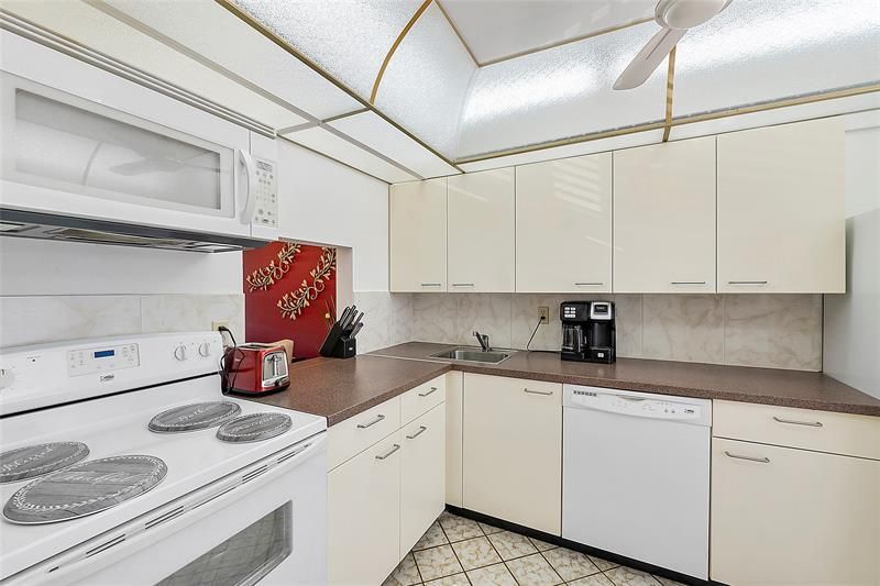 6051 NW 61st Avenue, Unit 202, Tamarac, FL 33319 Photo