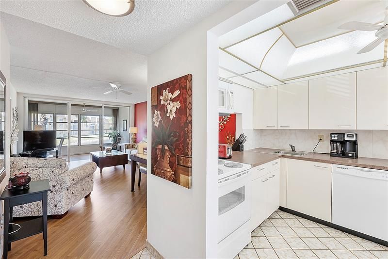 6051 NW 61st Avenue, Unit 202, Tamarac, FL 33319 Photo