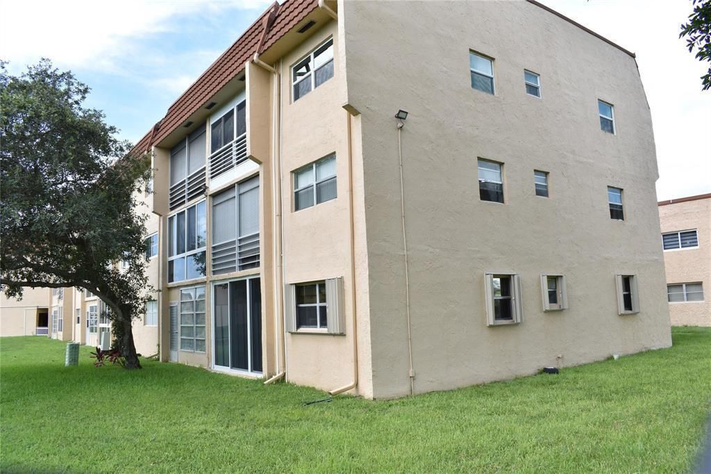 9001 Sunrise Lakes Boulevard, Unit 201, Sunrise, FL 33322 Photo