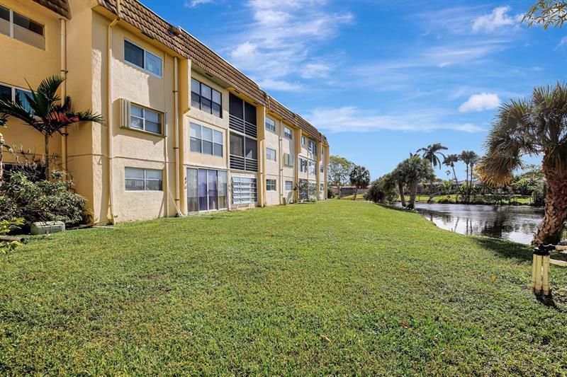 8225 Sunrise Lakes Boulevard, Unit 303, Sunrise, FL 33322 Photo