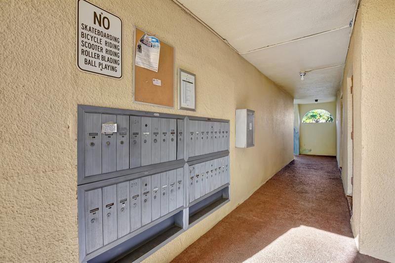 8225 Sunrise Lakes Boulevard, Unit 303, Sunrise, FL 33322 Photo