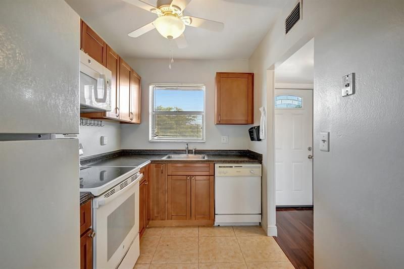 8225 Sunrise Lakes Boulevard, Unit 303, Sunrise, FL 33322 Photo