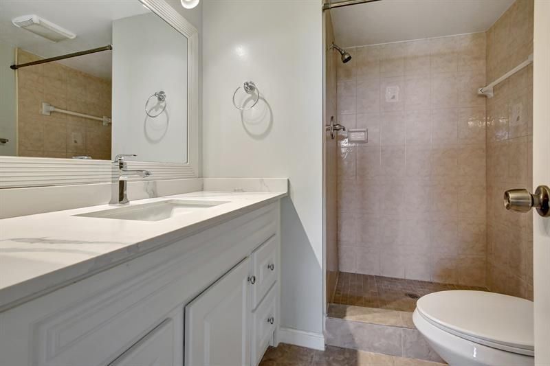 8225 Sunrise Lakes Boulevard, Unit 303, Sunrise, FL 33322 Photo