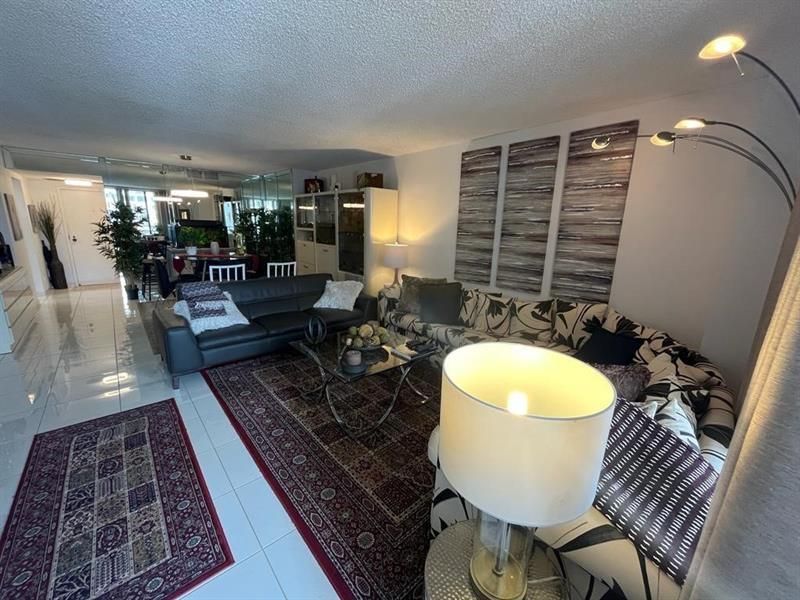2500 Parkview Dr, Unit 1618, Hallandale Beach, FL 33009 Photo