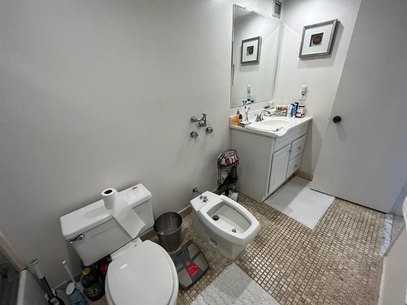 2500 Parkview Dr, Unit 1618, Hallandale Beach, FL 33009 Photo