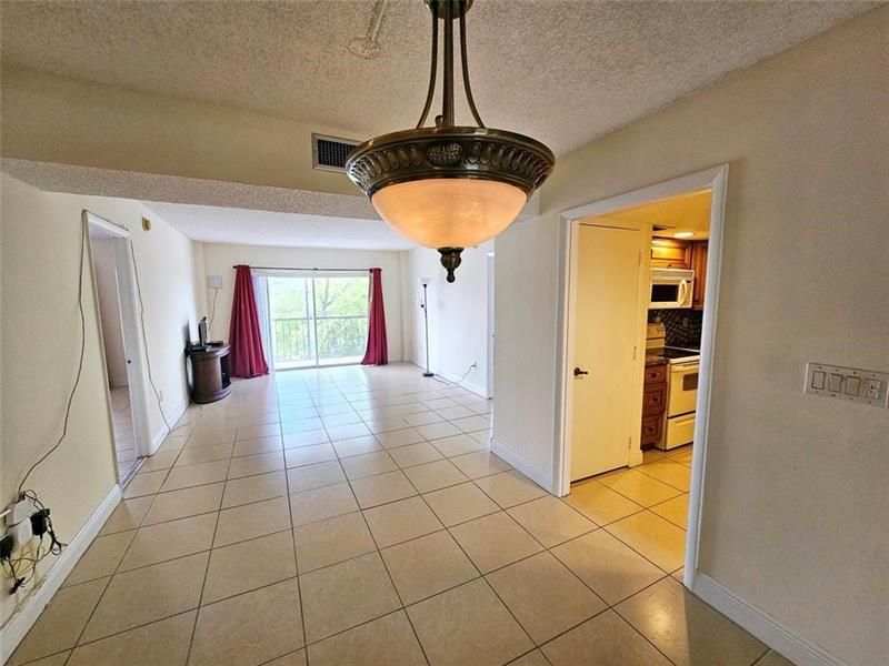 4172 Inverrary Drive, Unit 410, Lauderhill, FL 33319 Photo