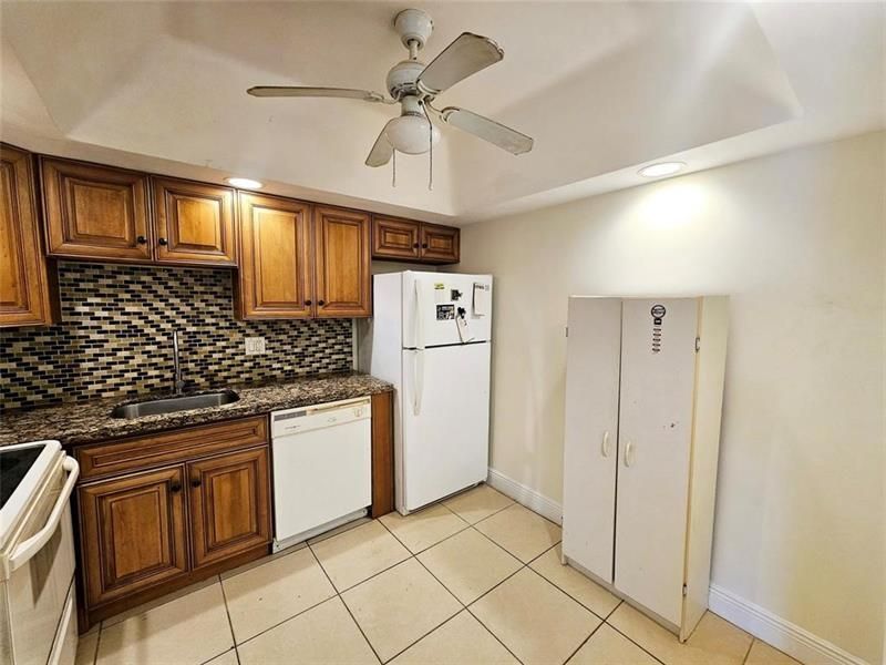 4172 Inverrary Drive, Unit 410, Lauderhill, FL 33319 Photo