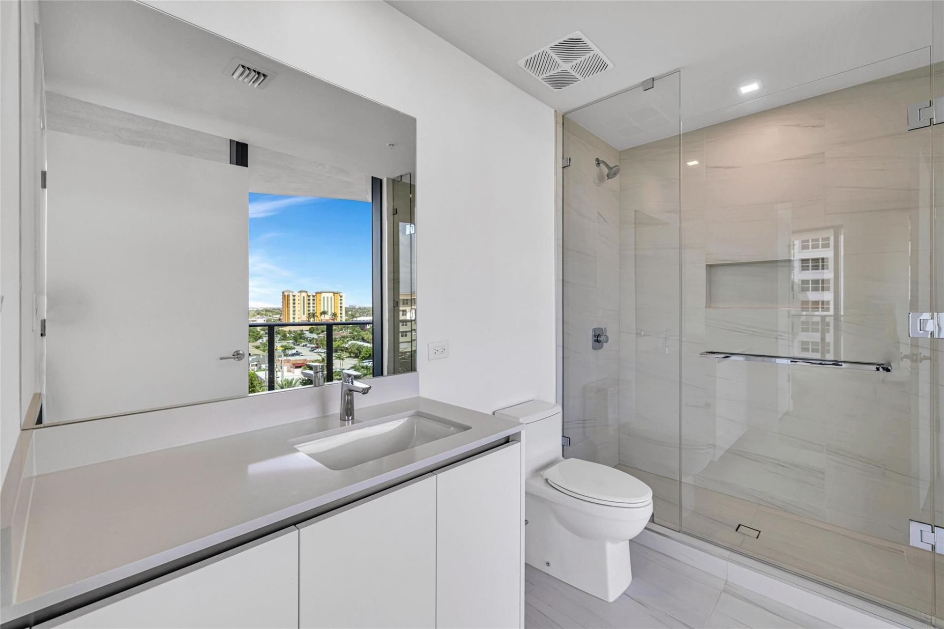 900 N Ocean Boulevard, Unit 606, Pompano Beach, FL 33062 Photo