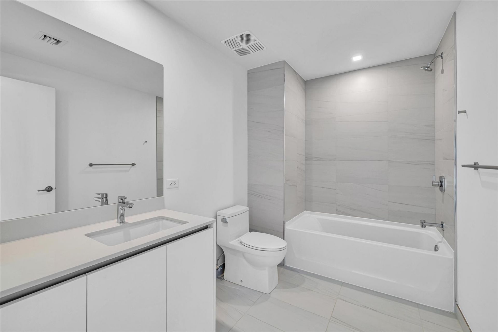 900 N Ocean Blvd, Unit 606, Pompano Beach, FL 33062 Photo