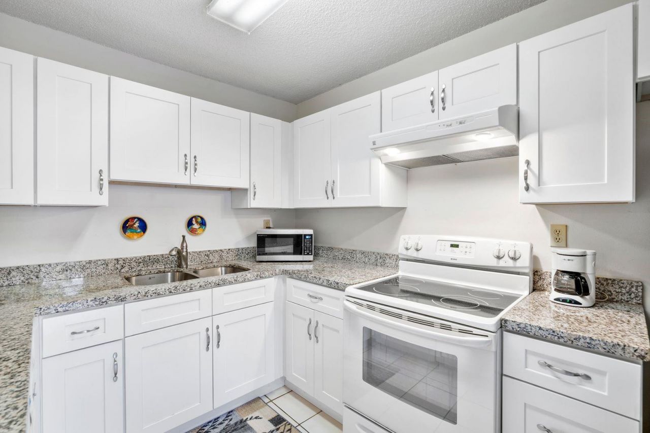 2171 SW 90th Avenue, Unit c-8, Davie, FL 33324 Photo