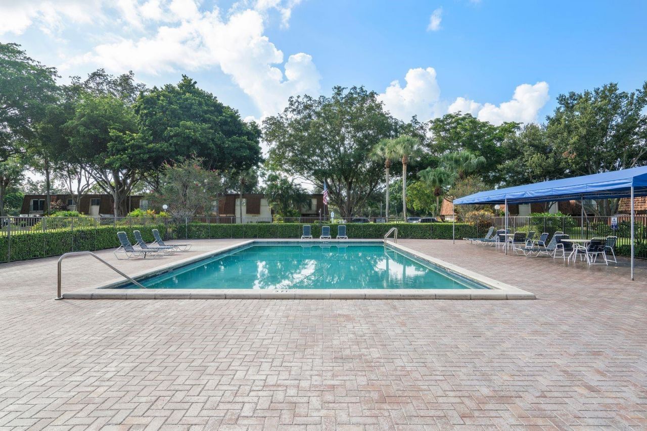 2171 SW 90th Avenue, Unit c-8, Davie, FL 33324 Photo