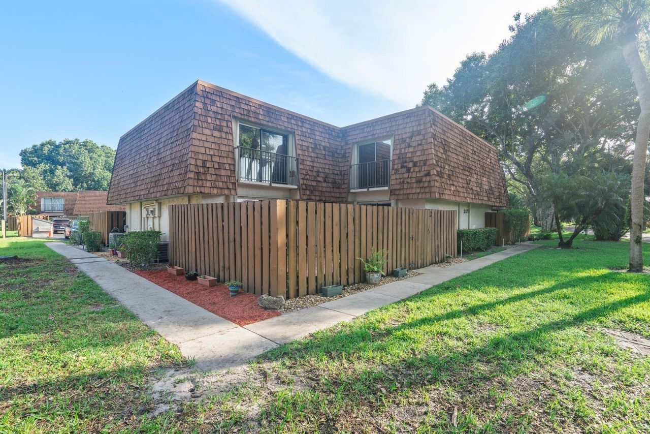 2171 SW 90th Avenue, Unit c-8, Davie, FL 33324 Photo