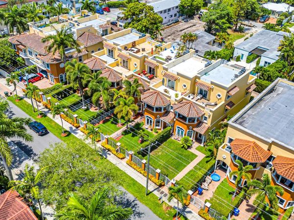 913 NE 17th Way, Unit *, Fort Lauderdale, FL 33304