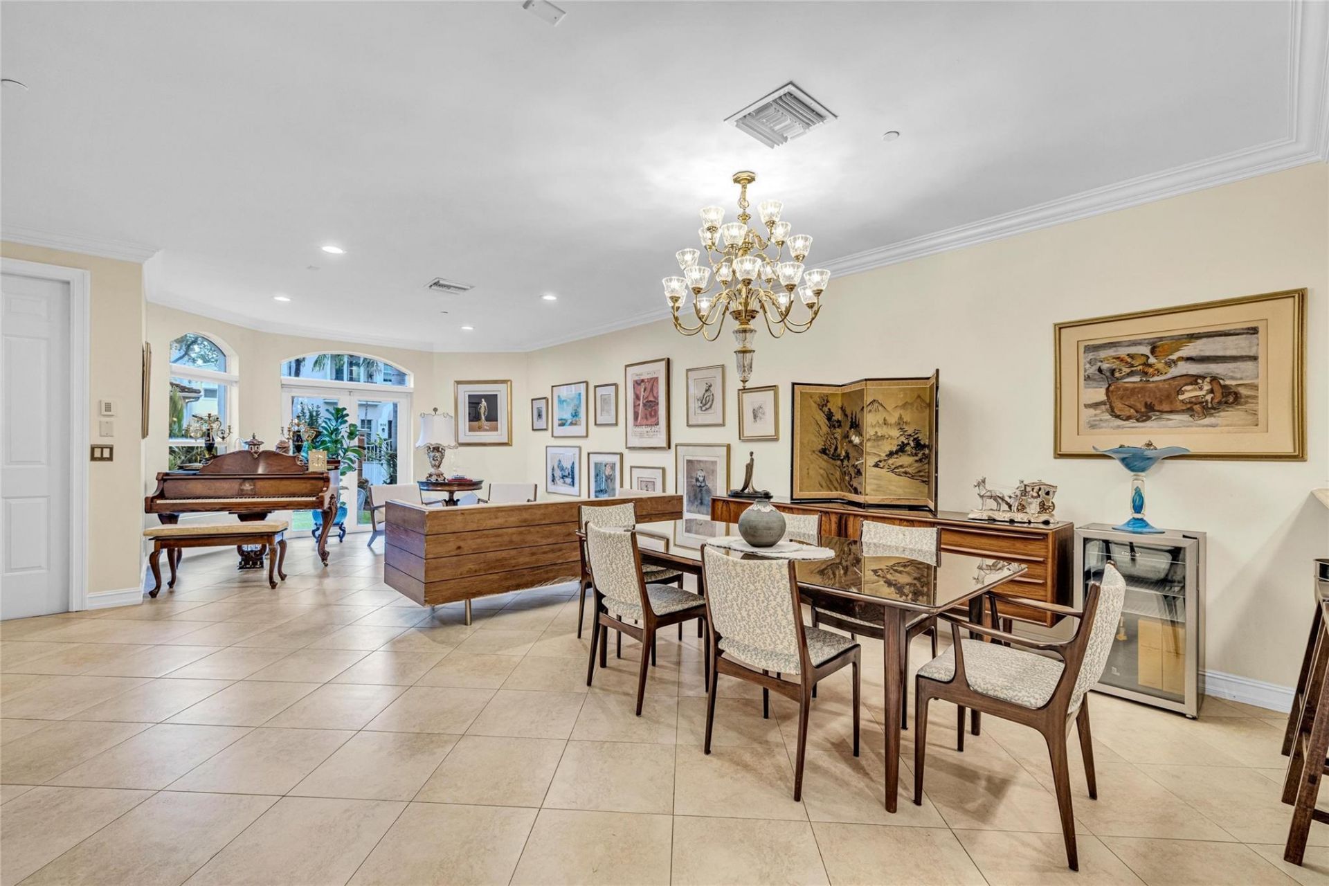 913 NE 17th Way, Unit *, Fort Lauderdale, FL 33304 Photo