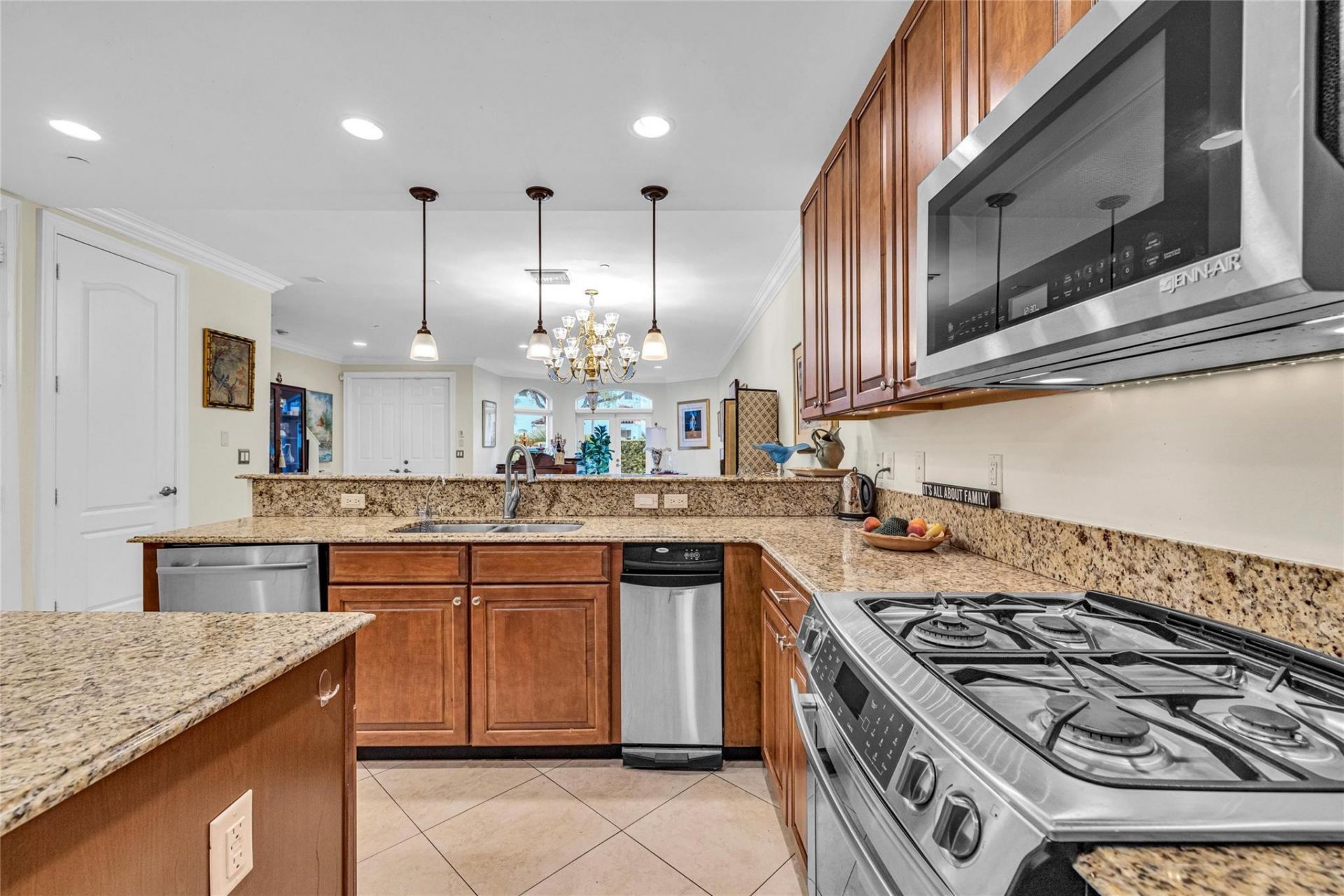 913 NE 17th Way, Unit *, Fort Lauderdale, FL 33304 Photo