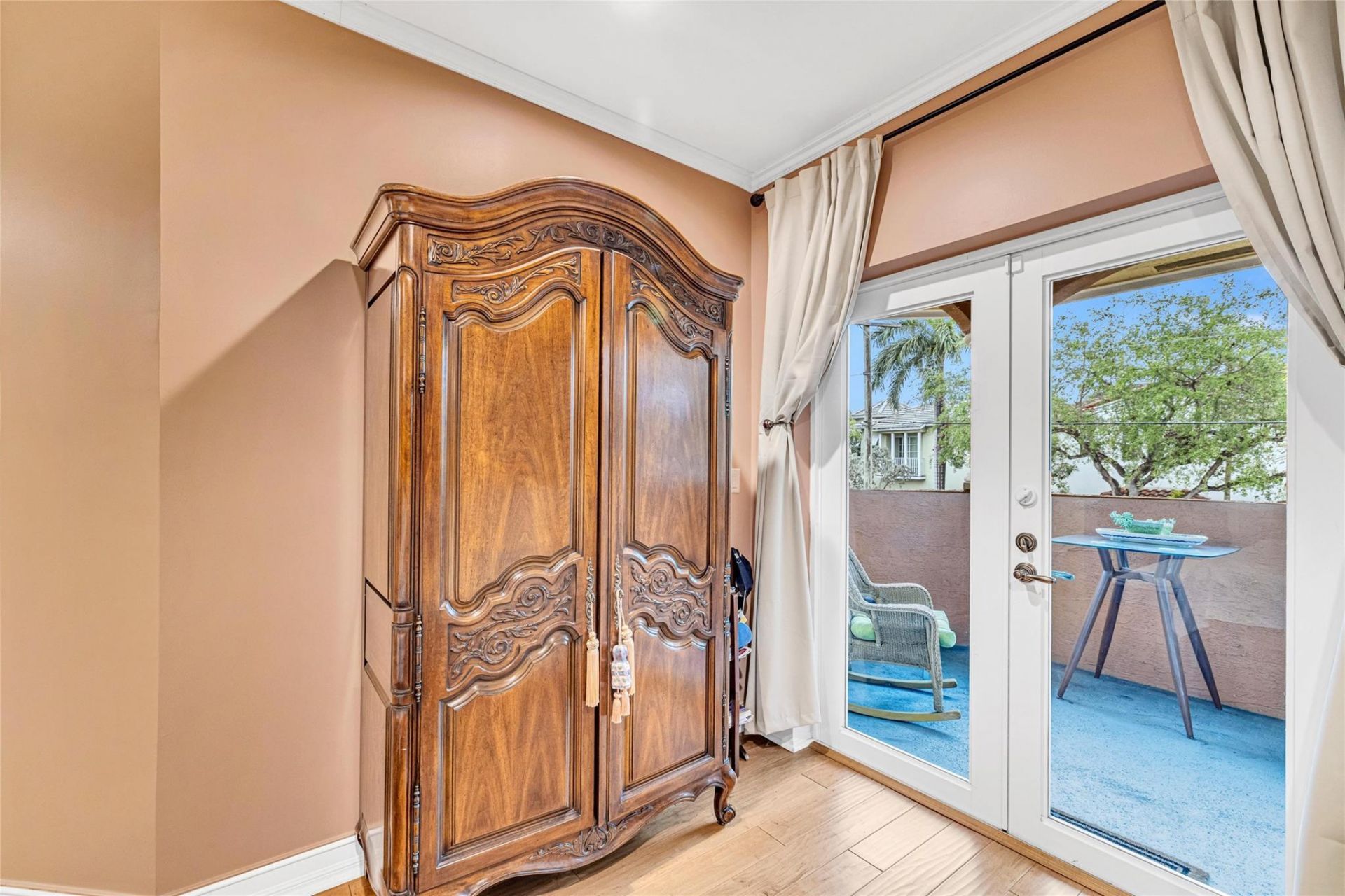 913 NE 17th Way, Unit *, Fort Lauderdale, FL 33304 Photo