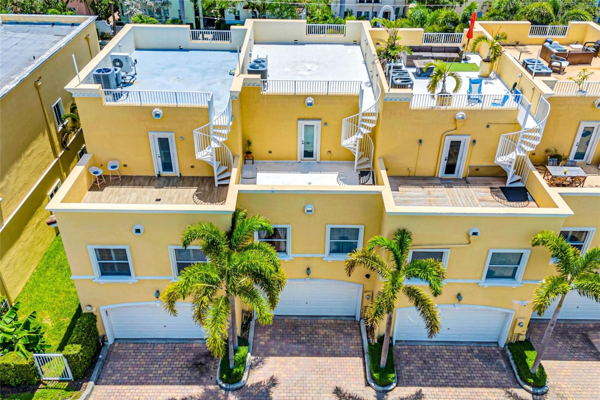 913 NE 17th Way, Unit *, Fort Lauderdale, FL 33304 Photo