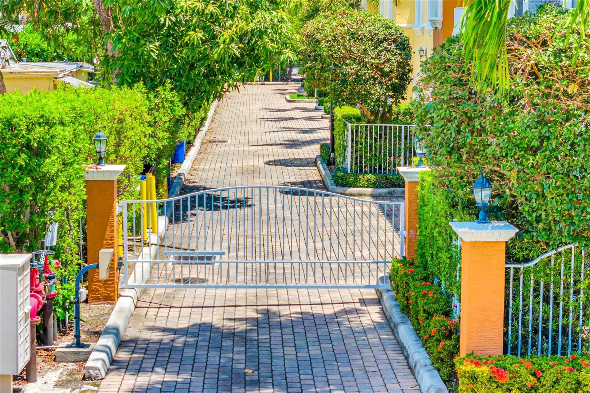 913 NE 17th Way, Unit *, Fort Lauderdale, FL 33304 Photo