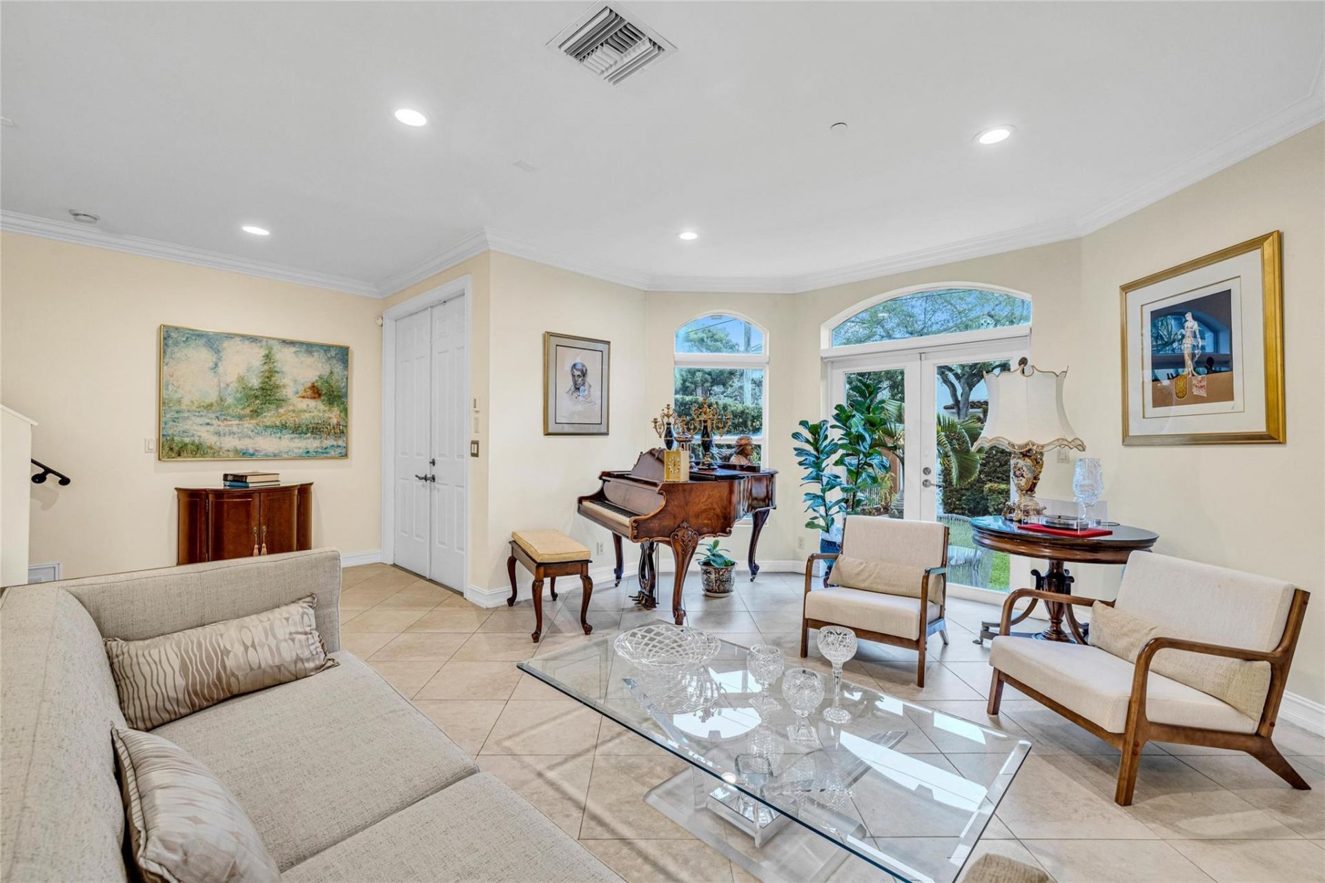 913 NE 17th Way, Unit *, Fort Lauderdale, FL 33304 Photo