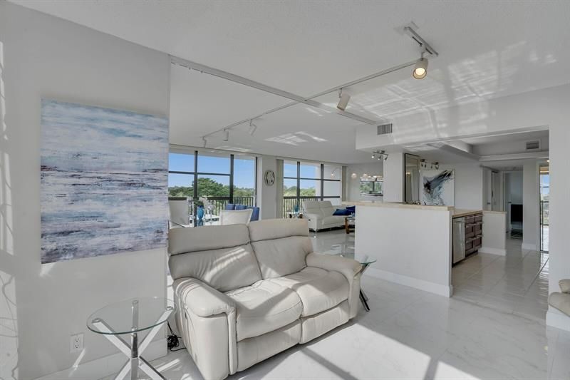 600 Parkview Dr, Unit 531, Hallandale Beach, FL 33009 Photo