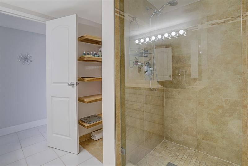 600 Parkview Dr, Unit 531, Hallandale Beach, FL 33009 Photo