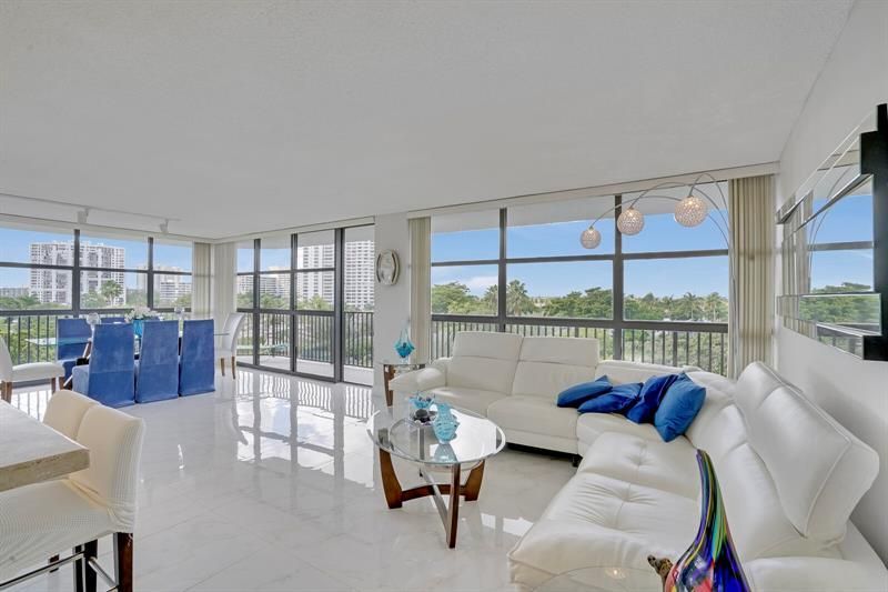 600 Parkview Dr, Unit 531, Hallandale Beach, FL 33009 Photo