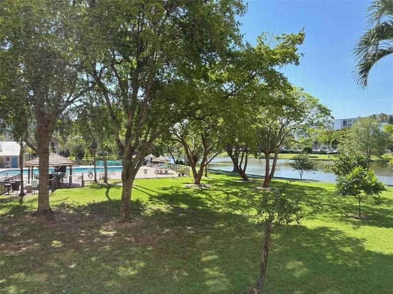 2112 S Cypress Bend Drive, Unit 203, Pompano Beach, FL 33069 Photo