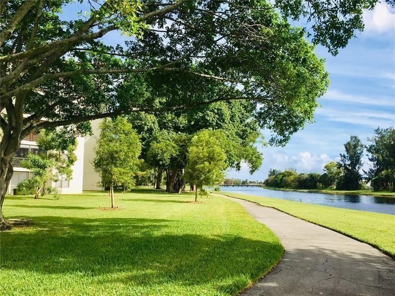 2112 S Cypress Bend Drive, Unit 203, Pompano Beach, FL 33069 Photo