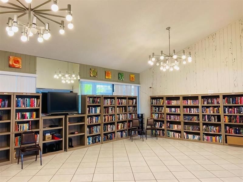 2112 S Cypress Bend Drive, Unit 203, Pompano Beach, FL 33069 Photo