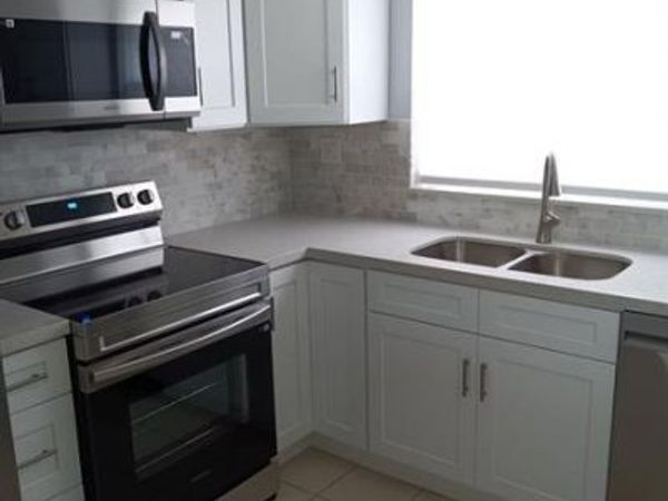 9861 Sunrise Lakes Blvd, Unit 307, Sunrise, FL 33322