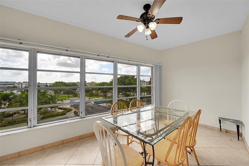 4000 NW 44th Avenue, Unit 401, Lauderdale Lakes, FL 33319 Photo