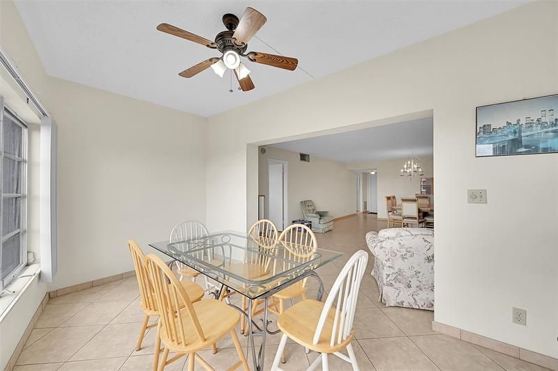 4000 NW 44th Avenue, Unit 401, Lauderdale Lakes, FL 33319 Photo
