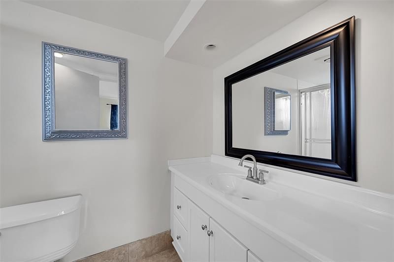 4000 NW 44th Avenue, Unit 401, Lauderdale Lakes, FL 33319 Photo