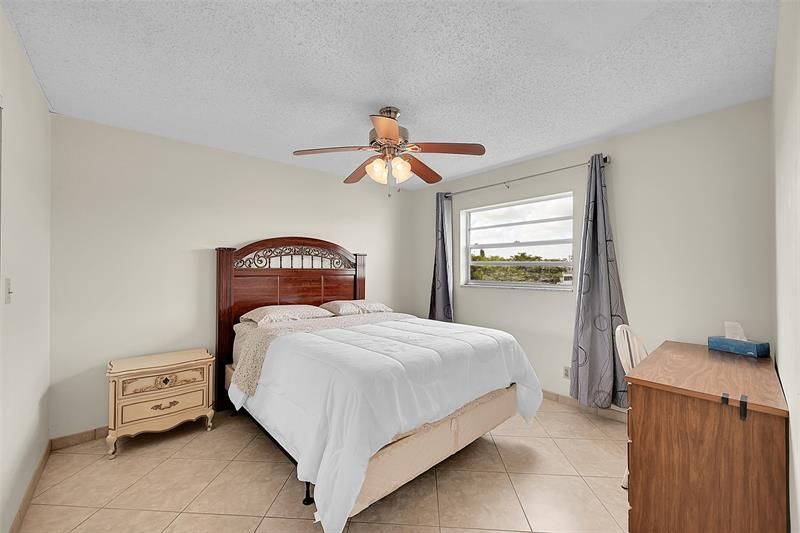 4000 NW 44th Avenue, Unit 401, Lauderdale Lakes, FL 33319 Photo
