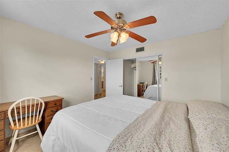 4000 NW 44th Avenue, Unit 401, Lauderdale Lakes, FL 33319 Photo