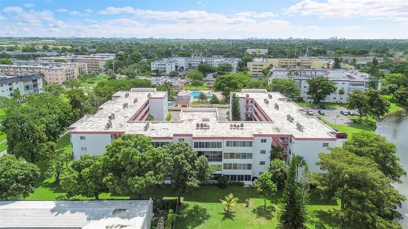 4000 NW 44th Avenue, Unit 401, Lauderdale Lakes, FL 33319 Photo